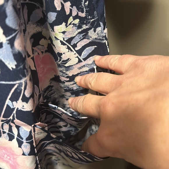 Healing Hands Premiere Scrub Top large - Picture 4 of 6